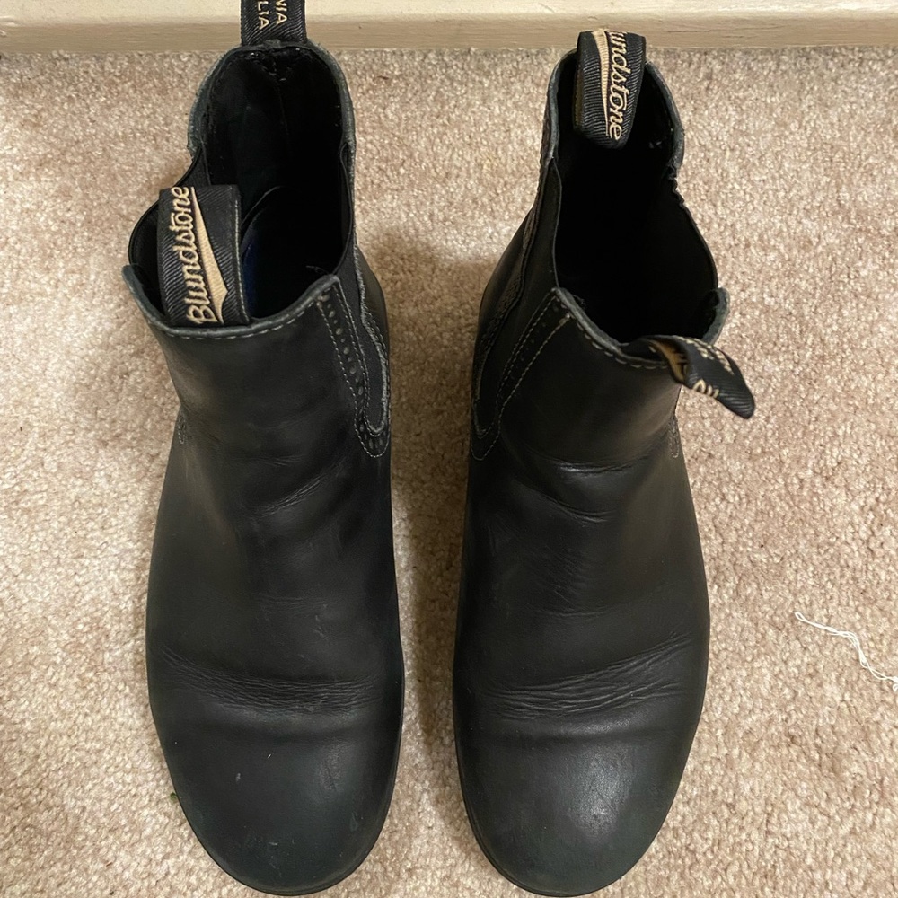 BLUNDSTONES